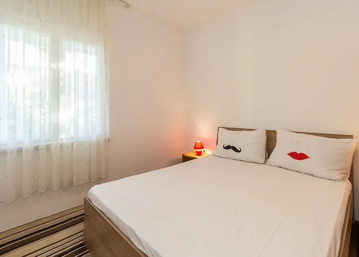 Garden アパート ビオグラード・ナ・モル