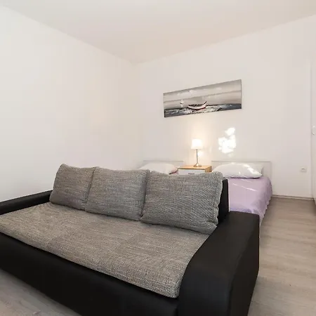 Apartment Garden Biograd Na Moru